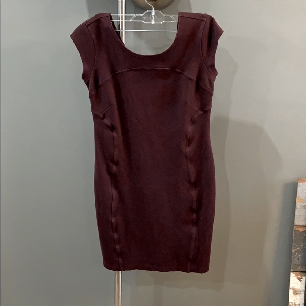 Athleta plum dress w/ small v- in back&cap sleeves
